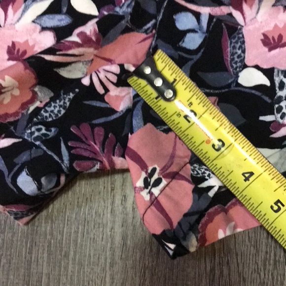 LOFT chino shorts - Picture 8 of 10